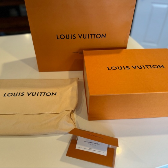 Louis Vuitton limited edition lambskin Coussin PM Black w/ twilly scarf chain - Picture 12 of 16